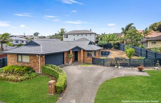 11 Saralee Drive, Manurewa