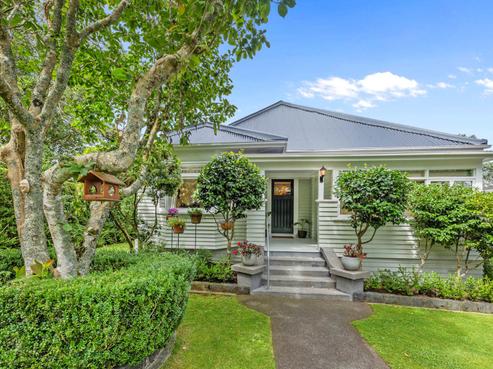 5 Crescent Road, Epsom