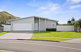 12 Tuamotu Park, Wainui