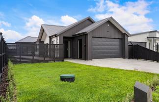 11 Arahi Road, Clevedon