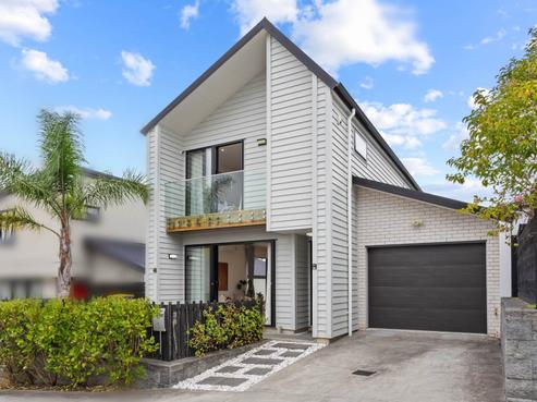 38 Tihema Lane, Massey
