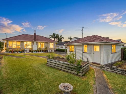 38 Hobsonville Road, West Harbour
