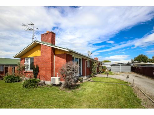 35 Churchill Avenue, Allenton
