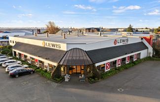 High Profile Showroom/Warehouse - Vacant Possession 