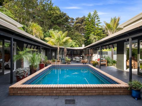 54 Tainui Road, Titirangi