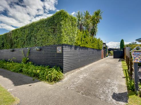 56 Clarence Cox Crescent, Pirimai