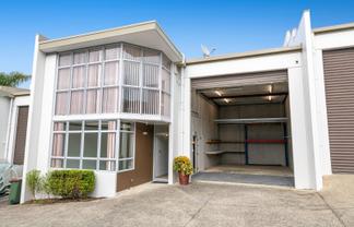 Spacious office and warehouse