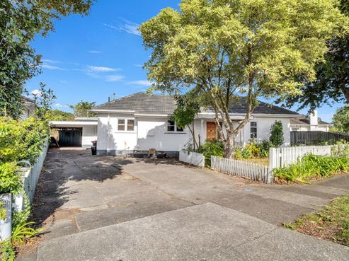 202 Botanical Road, Takaro