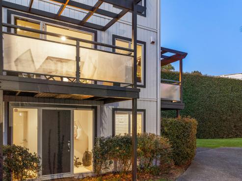 8/33 School Road, Morningside