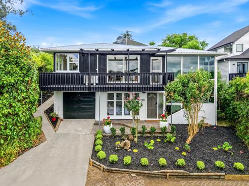 2/52 Glencoe Road, Browns Bay
