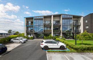 210/165 Lake Road, Northcote