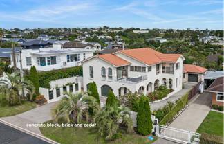 18 Folkestone Street, Murrays Bay