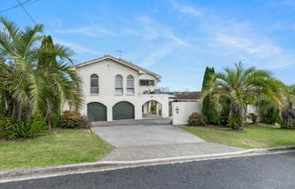 18 Folkestone Street, Murrays Bay