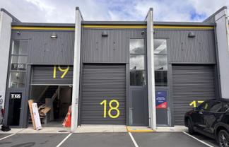 High-stud industrial in a thriving Westgate Hub