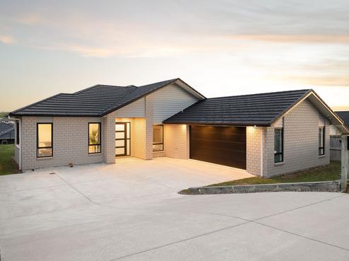 12 Paiaka Place, Rototuna North