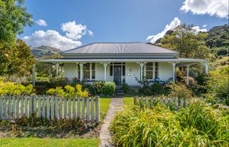 5849 Christchurch Akaroa Road, Duvauchelle
