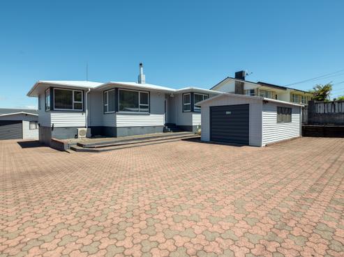 304 Clayton Road, Pukehangi