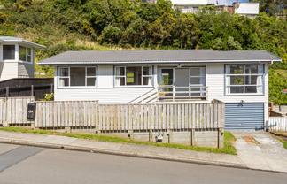 96 Beazley Avenue, Paparangi