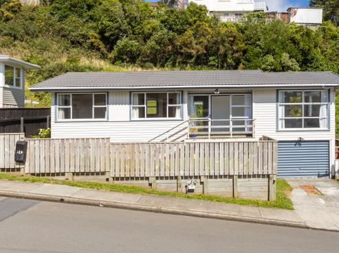 96 Beazley Avenue, Paparangi
