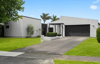 9 Grasmere Court, Huntington