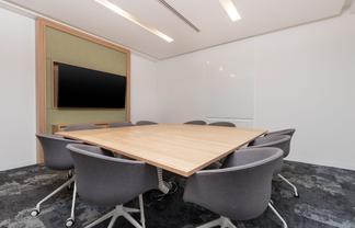 Large office for 10 in Regus 410 Victoria Street