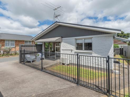 1/58 Great South Road, Papakura
