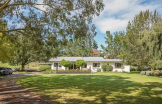 379 Pyramid Valley Road, Pyramid Valley