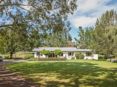 379 Pyramid Valley Road, Pyramid Valley