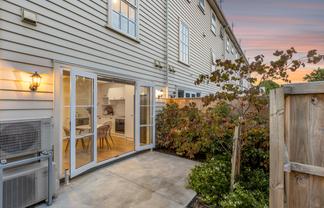 67 Hastings Street West, Sydenham