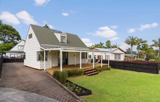 2/9 Wharf Road, Te Atatu Peninsula