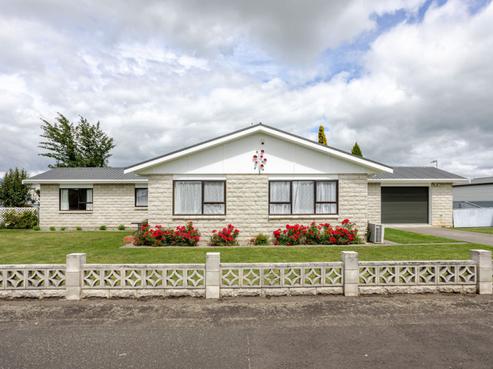 44 Allardice Street, Dannevirke