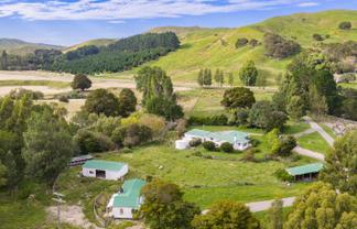 401 Herbertville Road, Herbertville