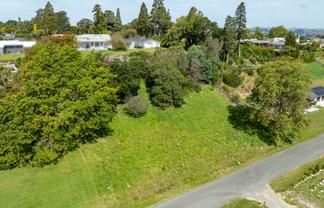 7 Opaki Meadows Lane, Opaki