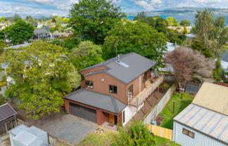 2/11 Kereru Street, Two Mile Bay