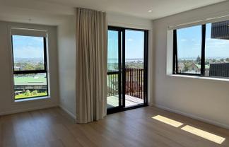 502/2B Te Ara Taurapa, Point Chevalier
