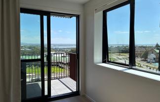 502/2B Te Ara Taurapa, Point Chevalier