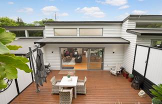 2-30B Kempthorne Crescent, Mission Bay