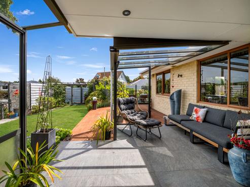 33 Essex Street, Weston