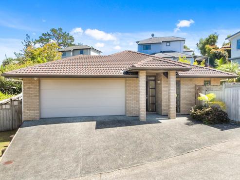 8 Carol Lee Place, Albany Heights