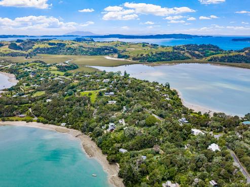 20 Young Street, Mahurangi East