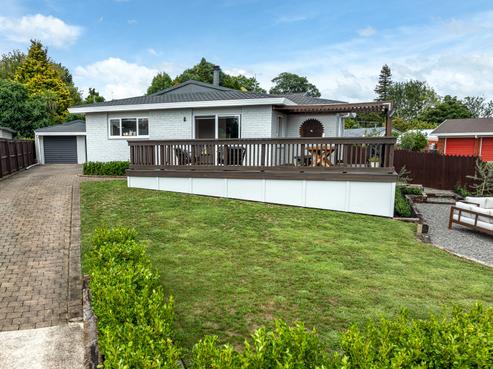 37 Sheridan Crescent, Leamington