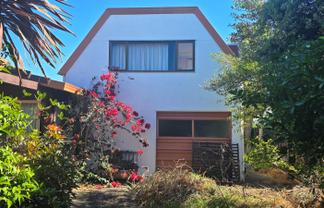 5 Sunny Bay Road, Matua