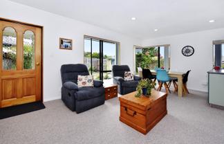 21 Malthouse Crescent, Brightwater