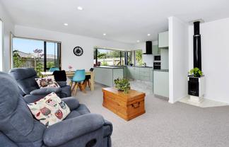 21 Malthouse Crescent, Brightwater