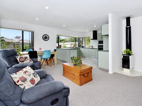 21 Malthouse Crescent, Brightwater