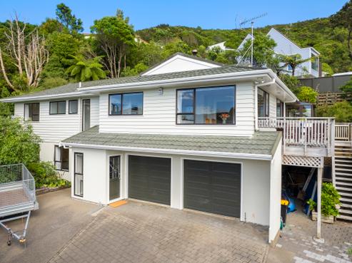 19 Paddington Grove, Karori