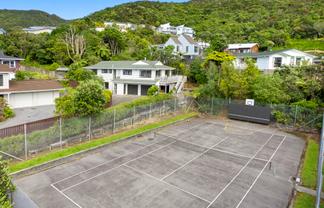 19 Paddington Grove, Karori