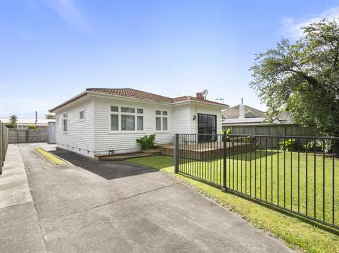 65 Botanical Road, Takaro