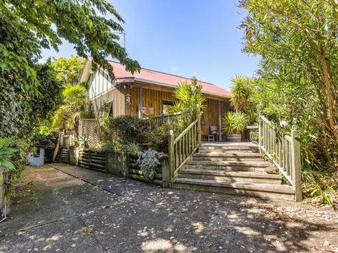 23 Tennis Court Road, Raumati South