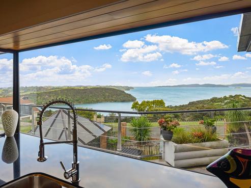 5 Kotare Place, Sandspit
